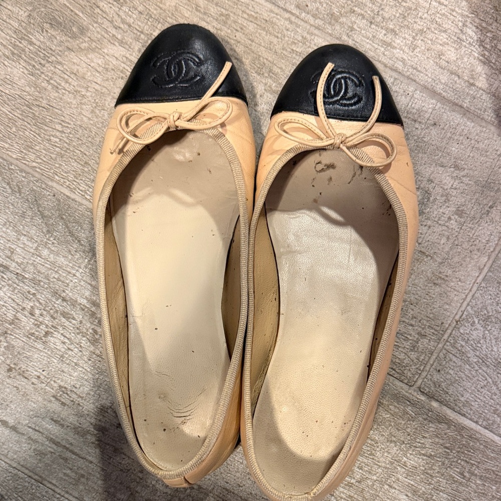 CHANEL Beige and Black Classic Flats